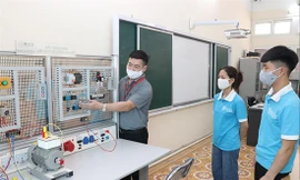 Mỗi giảng viên trường cao đẳng, trung cấp đứng lớp phải có ít nhất gần chục chứng chỉ nghề nghiệp, kỹ năng 