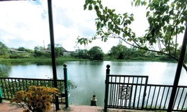 Bàu Đá nơi lưu dấu lịch sử mở cõi trước miếu thờ Huyền Trân 