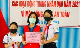 Dành học bổng đóng góp cho quỹ vắc-xin 