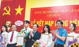 Học sinh được kết nạp Đảng tại Trường THPT Lê Lợi (Hà Nội) ngày 25/4/2023 