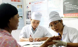 Suýt mất mạng vì tự ý dùng thuốc