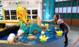 “Bánh Nướng Không Tưởng” của Netflix ngon miệng và vui nhộn: Bánh nướng cũng biết bơi!