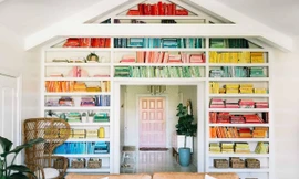 Các mẹo sắp xếp tủ sách: Không chỉ giúp dễ đọc, còn trang trí phòng thật xinh và chất!