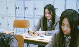 Bạn tốt như người thắp đèn, thắp lên ánh sáng lấp lánh mà chính mình bỏ quên