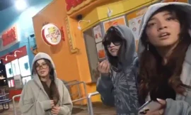 Ba nữ streamer nổi tiếng của Mỹ bị áp sát đe dọa ngay trên phát sóng trực tiếp