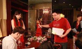 Bùi Quốc Việt ở trường quay “Khúc ca cho tình nhân” Ảnh: VFC