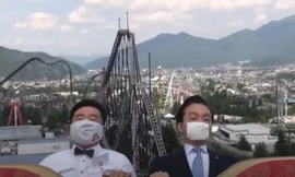 Chơi tàu lượn không cần la hét