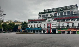 Hình ảnh Hà Nội cuối tuần sau lệnh đóng cửa bar, karaoke, hàng quán vỉa hè