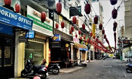 Phố Tây ngày cuối năm 'đóng cửa' phòng chống COVID-19 