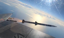 Mỹ đặt mua tên lửa AIM-120 AMRAAM cho Ukraine 