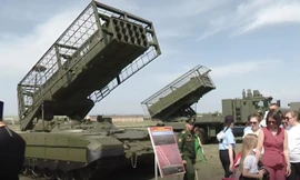 Nga trình làng hệ thống súng phun lửa ТОS-3 Dragon mới