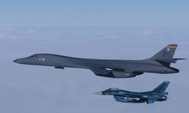 Oanh tạc cơ B-1B của Mỹ lần đầu đồn trú dài ngày tại Nhật Bản