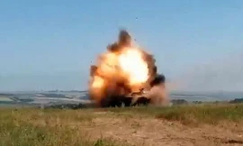 Tăng T-72 Nga đứng vững trước cuộc tập kích tên lửa Stugna của Ukraine