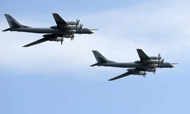Hai máy bay ném bom chiến lược Tu-95MS Nga tuần tra trên biển Barents và biển Na Uy 