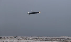 Triều Tiên phóng nhiều tên lửa sau sự cố hạ thủy tàu chiến