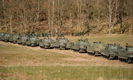 Ukraine ‘bắt tay’ với Thụy Điển sản xuất 1.000 xe chiến đấu bộ binh CV-90 