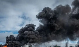 Máy bay không người lái tấn công nhà máy lọc dầu Volgograd ở Nga