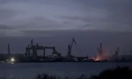 Không quân Ukraine tấn công xưởng đóng tàu Nga ở Crimea 