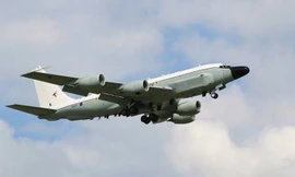 Máy bay trinh sát và máy bay chiến đấu NATO xuất hiện gần Crimea 