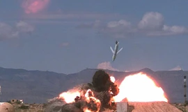 Mỹ trang bị ‘sát thủ' AGM-158B JASSM-ER cho B-2 Spirit nhằm đối phó với S-400 Nga?