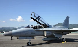 Hàn Quốc xuất xưởng chiến đấu cơ FA-50 đầu tiên sang Ba Lan 