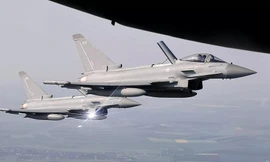 Tiêm kích Su-30 Nga chặn 3 máy bay Anh trên Biển Đen