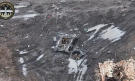 Ukraine cho nổ tung xe tăng Nga bằng máy bay không người lái 