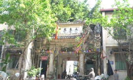 Độc đáo 'phố cổng làng' hàng trăm năm tuổi giữa lòng Thủ đô