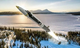 Ukraine vừa kêu hết tên lửa ATACMS, Mỹ tính viện trợ bom tầm xa GLSDB 