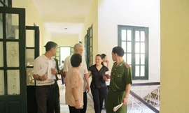 Kẻ giả mạo giấy tờ xuyên quốc gia