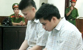 Rủ bạn giết bà nội cướp hoa tai vàng