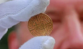 Tìm thấy những đồng tiền vàng 500 năm tuổi trong tu viện