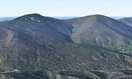 Giới khoa học 'choáng váng' với miệng núi lửa lần đầu tiên được phát hiện trên đỉnh núi