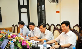 Quan xã “làm luật” người mua bán đất