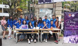 Sinh viên ĐH Luật Hà Nội tổ chức quyên góp thiện nguyện cho chương trình Đông ấm - Hành trình kết nối yêu thương