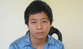 Con trai rủ bạn về nhà đánh bố gãy tay để cướp