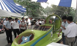 'Tàu thủy đánh bộ' của sinh viên Bách khoa
