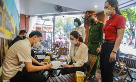 Hà Nội xử phạt cơ sở kinh doanh chưa thực hiện quy định quét mã QR