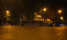 Hình ảnh trái ngược chỉ trong vài giờ tại phố Hàng Mã đêm Trung thu