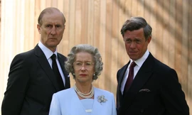 7 ngôi sao từng đóng vai Hoàng thân Philip trên màn ảnh