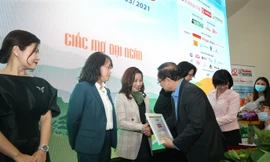 SABECO – NTT Kim cương giải Vô địch quốc gia Marathon và cự ly dài báo Tiền Phong năm 2021