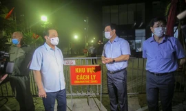 Phong tỏa chung cư liên quan nữ nhân viên quán bar mắc COVID-19 tại Hà Nội