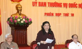 Phó Chủ tịch Quốc hội Tòng Thị Phóng phát biểu tại phiên họp thứ 10 của Ủy ban Thường vụ Quốc hội chiều 15-8 Ảnh: TTXVN