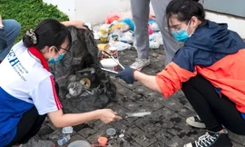 Sinh viên trường ĐH Kinh tế TP. HCM sống xanh với ‘3 R’