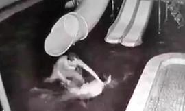 Người vợ bị chồng dìm xuống nước nhiều lần. Ảnh nguồn Internet