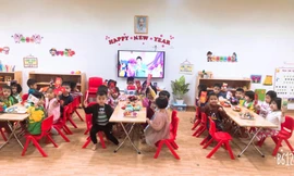 Nhiều trường có lồng ghép lì xì đầu năm mới cho các học sinh phấn khởi