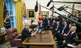 Trump tuyên bố lùi ngày nâng thuế với hàng Trung Quốc