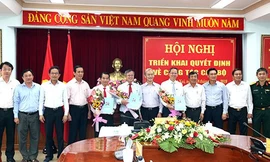 Lãnh đạo tỉnh Đồng Nai chúc mừng các đồng chí được Ban Bí thư chuẩn y chức vụ mới.