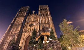 Nhà thờ nổi tiếng nào được xây bằng tiền quyên góp từ xổ số?