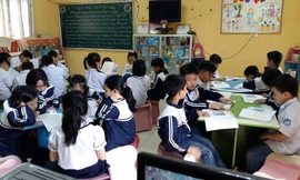 Học sịnh trong thư viện của trường Tiểu học Dương Liễu, Hà Nội. Ảnh: Đ.H